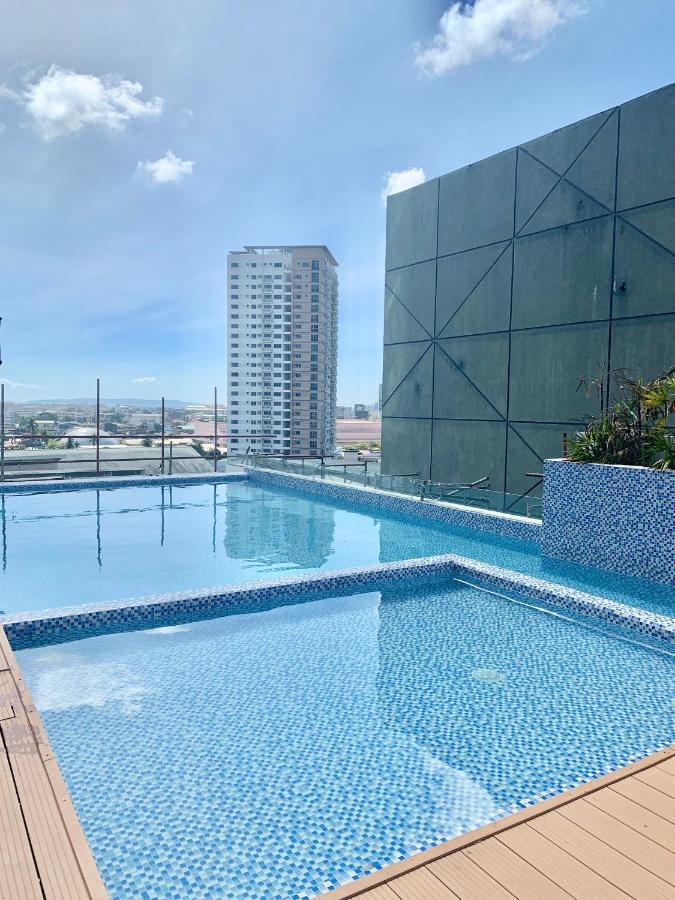 Hola! Condotel @ Inspiria Davao City Extérieur photo