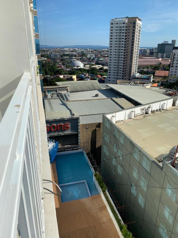 Hola! Condotel @ Inspiria Davao City Extérieur photo